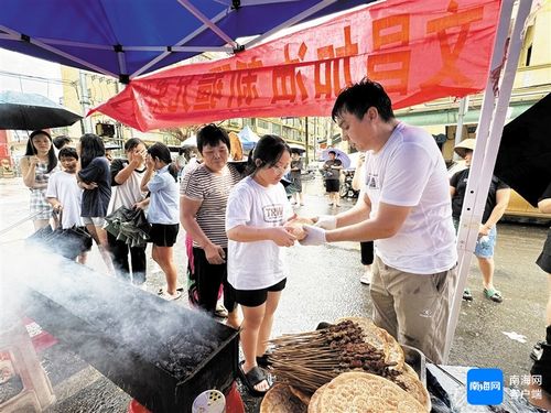 新疆小伙连夜送万份馕赴震区，爱心与担当的壮举