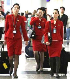 国泰航空空姐误给3岁男童饮酒事件，致歉与反思